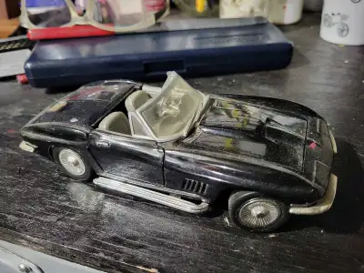 1967 Corvette 1/24 scale or 8 inches