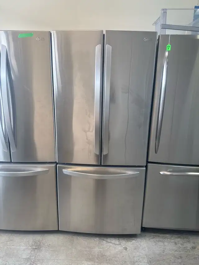 LG Refrigerator in Refrigerators in Laval / North Shore - Image 2