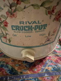 Rival 5 qt. Crock Pot Model 3355 Replacement Stoneware Insert Blue/Cream