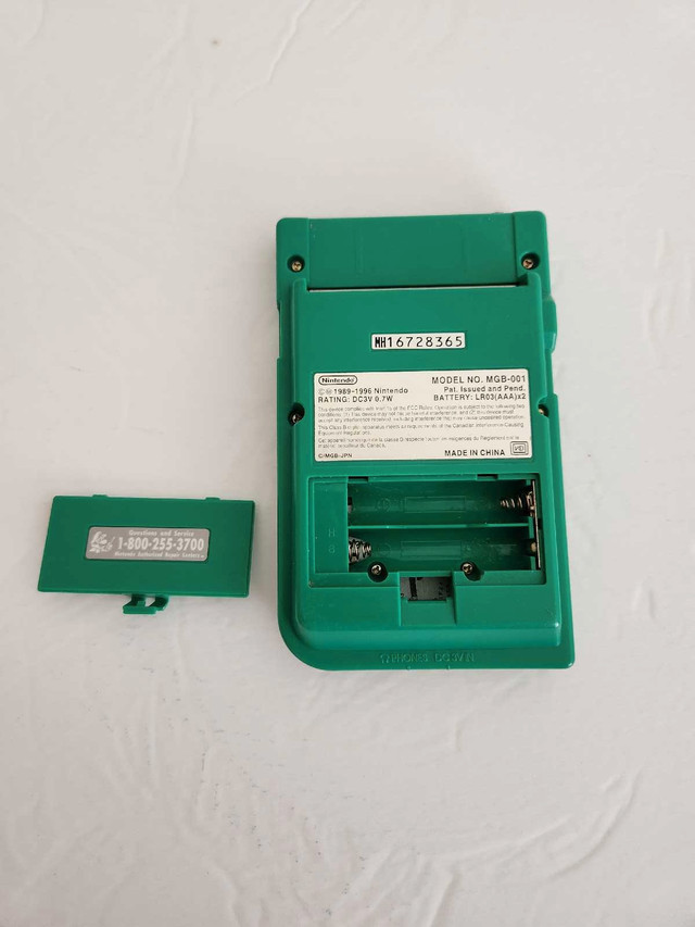 Nintendo Gameboy Pocket in Older Generation in Edmonton - Image 3