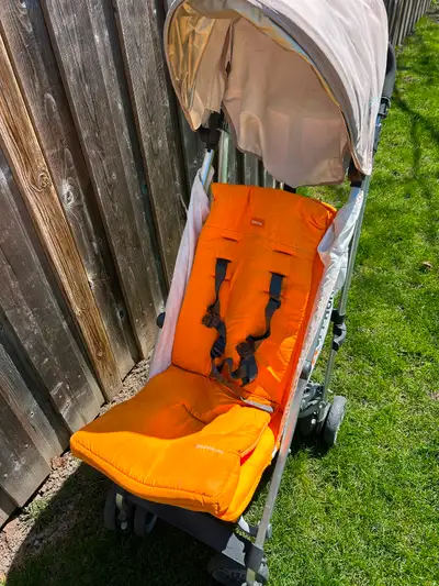 UppaBaby G-Luxe Mini Stroller. Genlty used, functions well in good overall condition.