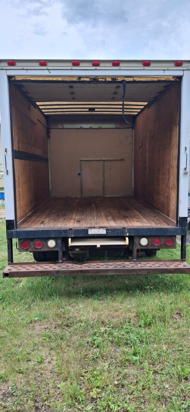 14 ft Cube Van for Sale in Cars & Trucks in Edmonton - Image 4