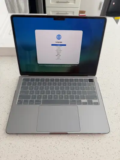 MACBOOK AIR 13.6 INCH M2 CHIP 2022 FOR SALE! NEED IT GONE!, View more