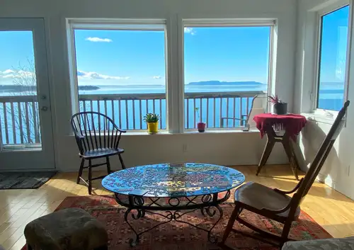 I am renting a portion of my home on Lake Superior including shared kitchen. I am looking for a 25 t...