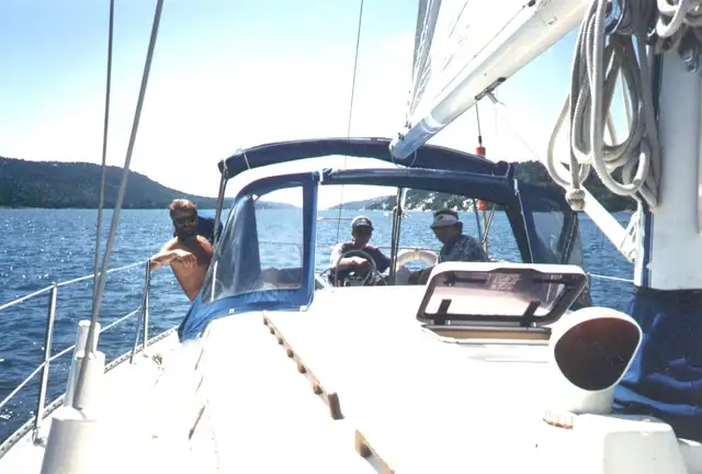 1981 Hughes columbia 10.7, 35 feet, sailboat in Sailboats in London - Image 4