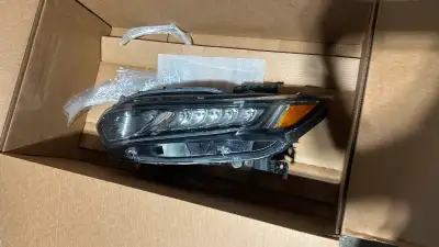 I am selling a left front light assembly for a Honda Accord, compatible with models from 2018 to 202...