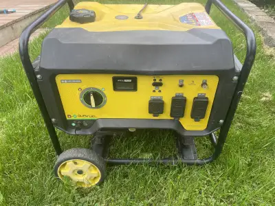This is a used Champion Dual Fuel Generator with 6500 running watts on gasoline and 5850 running wat...