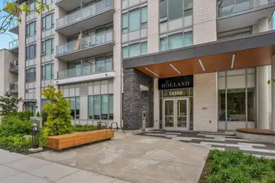 Roomate wanted, Central Surrey Location