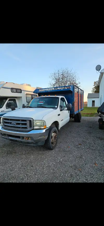2004 f550 runs and drives dump works 6L diesel engine no tailgate needs some tlc been sitting for 2...