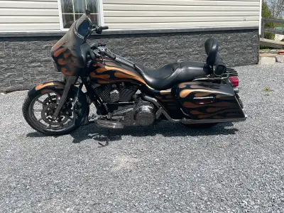 2008 Street Glide FLHX 60 000km great condition. All Black Chrome. Brand new front tire and discs. C...