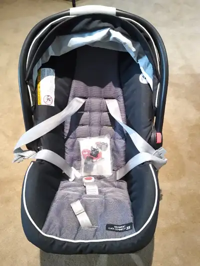 Graco click and connect car seat / carrier