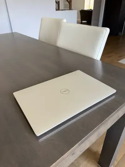 Dell XPS 9320, View more