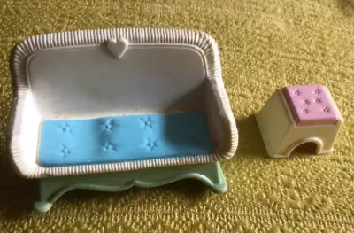 I am offering a vintage dollhouse couch and stool. Not sure of scale. Possibly FP. Pick up in centra...