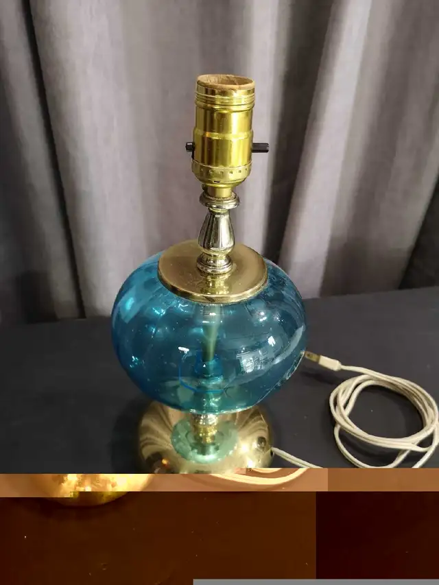 Vintage gold and blue small lamp - working needs shade in Indoor Lighting & Fans in Oshawa / Durham Region - Image 3