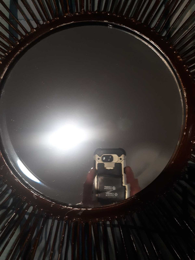 Safavieh Sun Burst Mirror.. in Home Décor & Accents in New Glasgow - Image 2