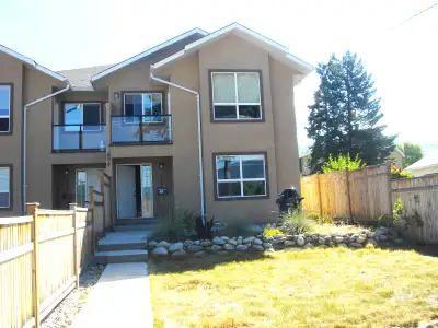 New modern 2 bedroom apartment, 800 SQ, 1 bath, large patio, sunny, bright, first floor, center down...