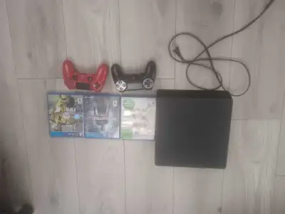 ps4 slim+ 3 jeux inclus + 2 manette + fils alimentation , View more