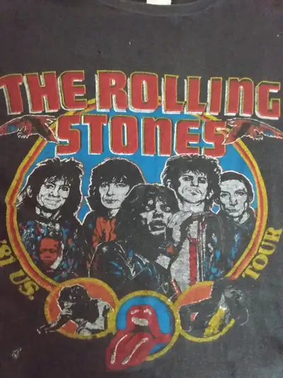 Rolling Stones '81 US Tour Concert t-shirt Rich Stadium Buffalo NY Show Size S Has stitching issues...