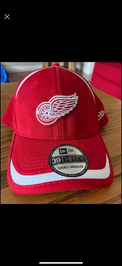 Men’s baseball hat, View more