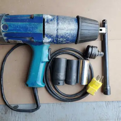 Makita 3/4" Impact Wrench(110volt) with EXTRAS, View more