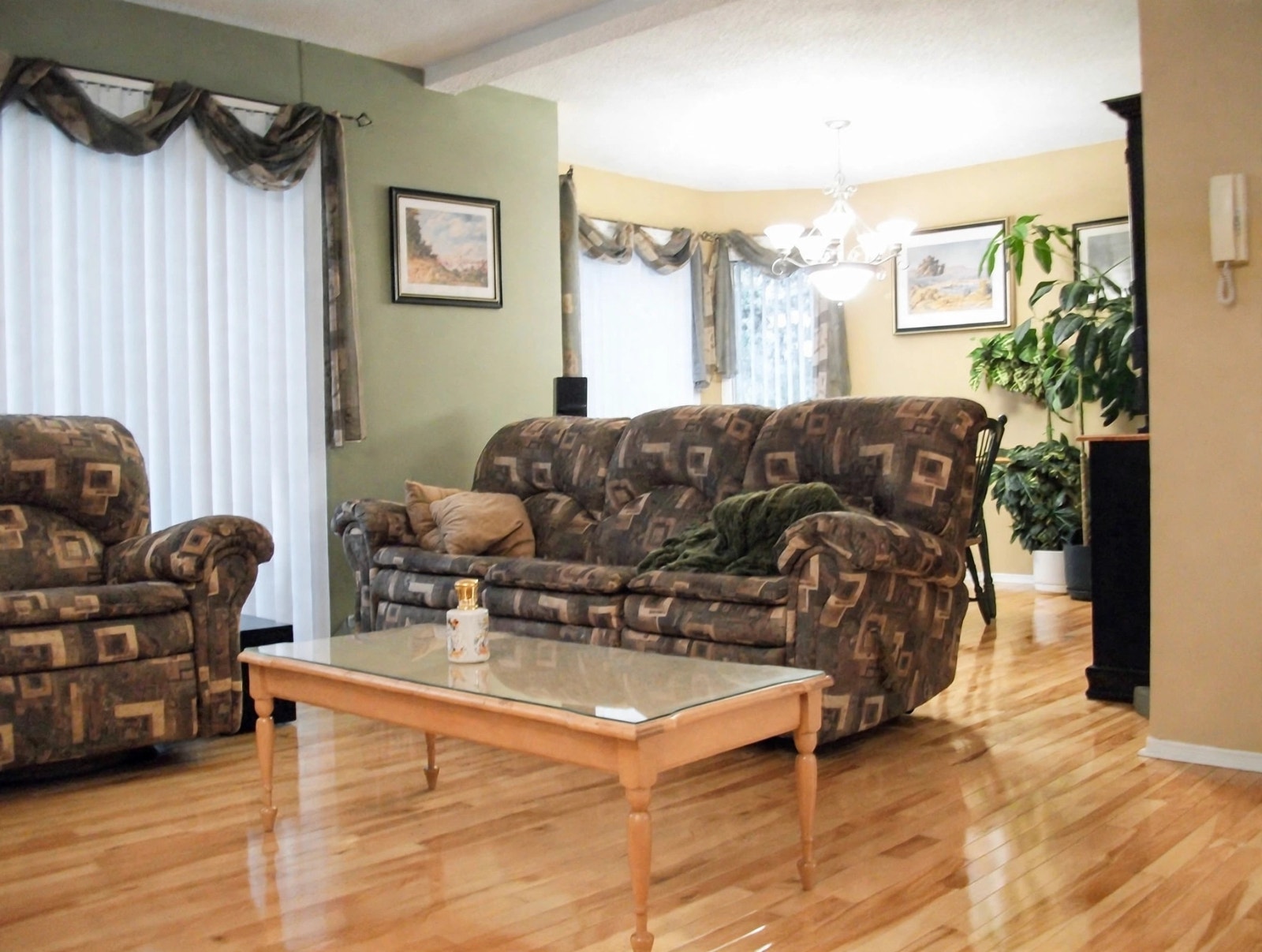 Condo 2 chambres face au parc – Repentigny | Foyer au bois — photo 1