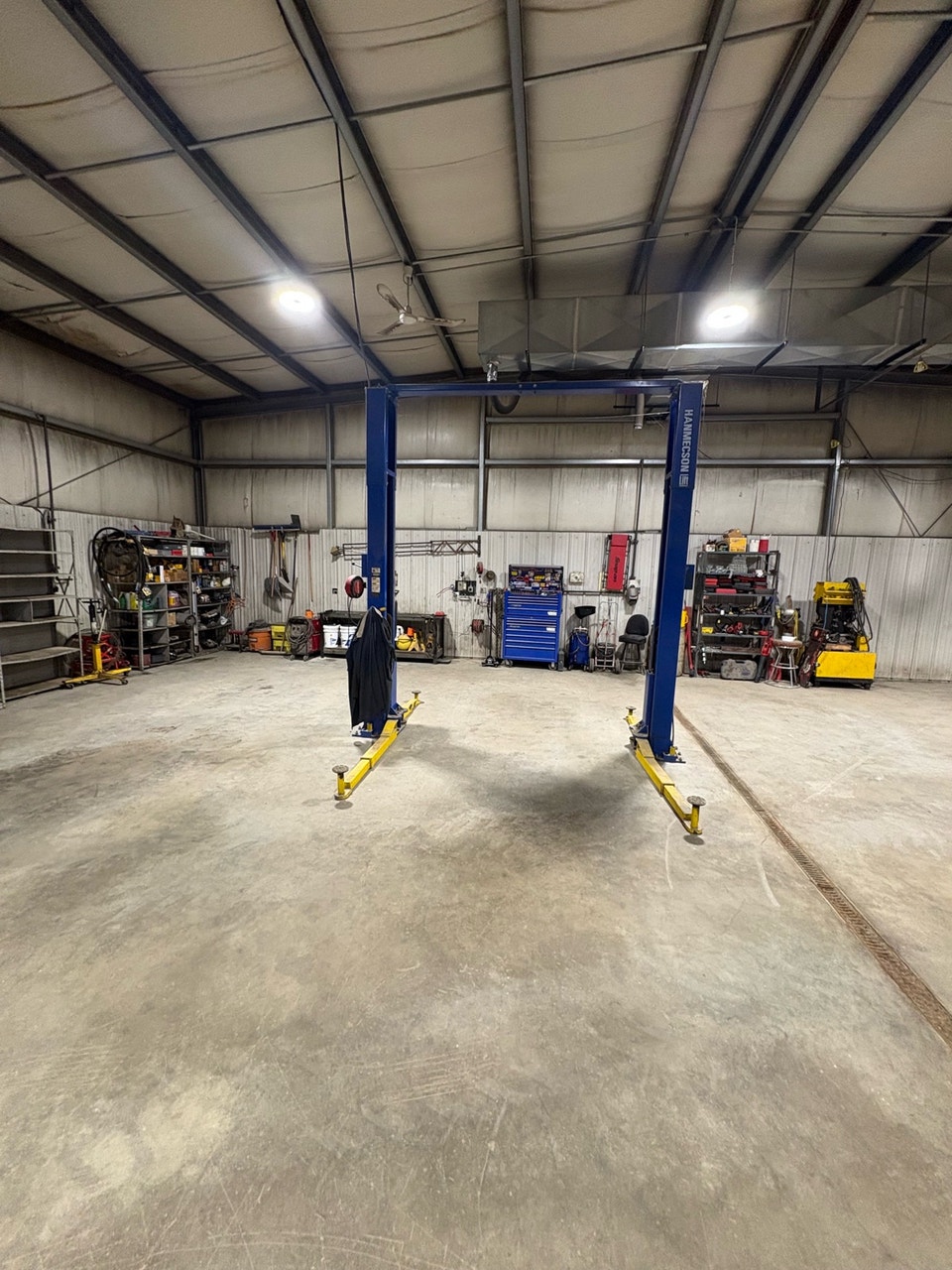60x100 heated shop for rent 5