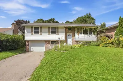 Welcome to this spacious 5-bedroom, 2-bathroom home available for lease in a desirable Waterloo neig...