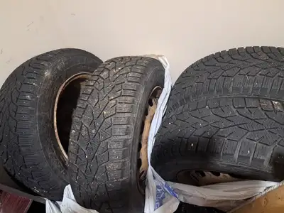 160 $ General Altimax tires with rims