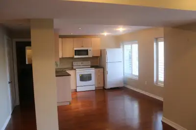 Beautiful Legal Basement Apartment + Den for Rent – 9000 Bathurst A bright and spacious 1-bedroom =D...