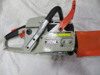 Echo CS4400 Chainsaw like new condition.