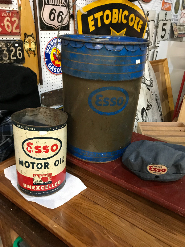 VINTAGE ESSO OIL-  2 CAPS / CANS / DECAL / PAROWAX in Arts & Collectibles in Mississauga / Peel Region