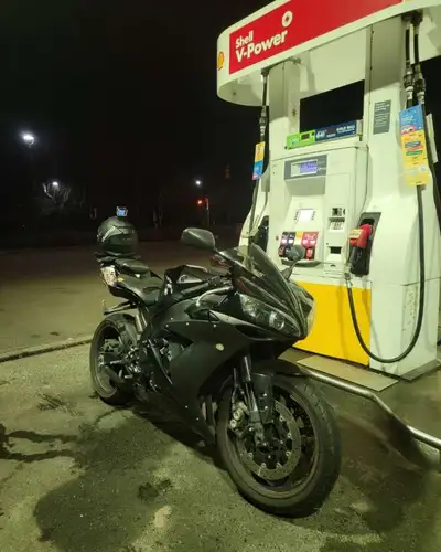 2006 yamaha r1 raven edition. needs a rear tire. Lots of little goodies on the bike like radar, clut...