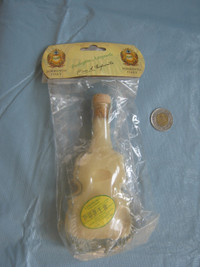 BNIP violin-shaped glass bottle from Sorrento, Italy