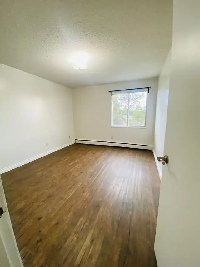 2 Bed 1 Bath Apartment for rent - No deposit!!!