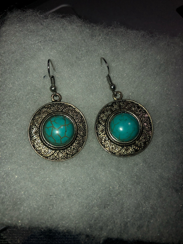Vintage Turquoise Silver Metal Earrings in Jewellery & Watches in Calgary - Image 3