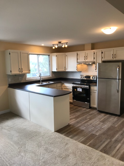 Beautiful 3 bedroom 1.5 bath Main Floor ! In one of Edmonton’s most sought after SE communities. Ver...