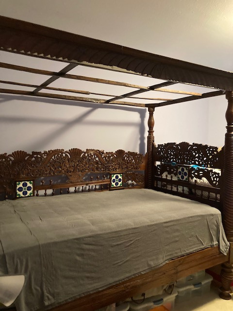 Unique Antique Day Bed in Beds & Mattresses in Saskatoon