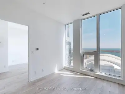 Luxury 2-Bedroom Condo with Stunning Views in Downtown Toronto