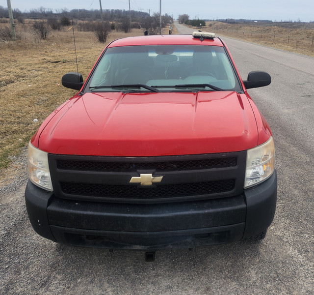 2008 Silverado 1500 work truck 8ft bed low km certified in Cars & Trucks in Hamilton