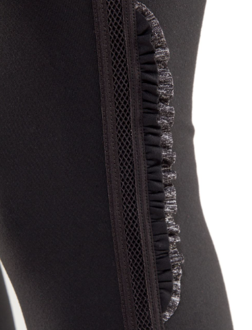 Lululemon Wunder Under Crop Ruffle Black in Women's - Bottoms in City of Toronto - Image 3