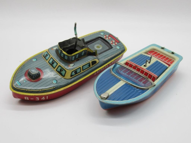 PAIR OF TIN LITHO BOATS - CIRCA 1950'S JAPAN in Arts & Collectibles in Bedford