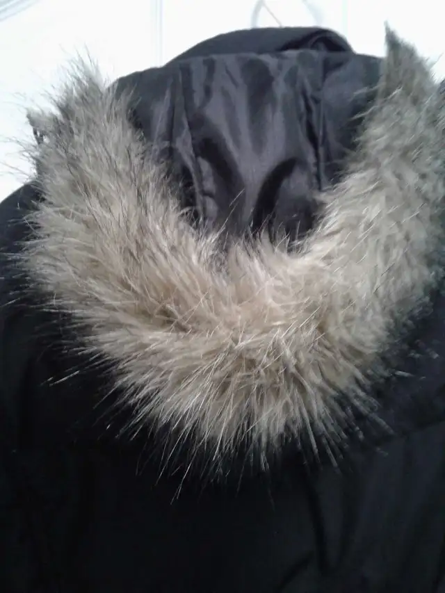 women winter jacket size small in Women's - Tops & Outerwear in Calgary - Image 6