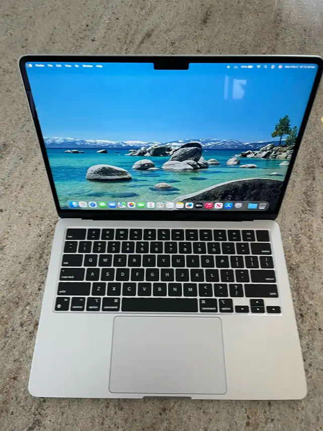 MacBook Air M2 in Laptops in Barrie - Image 2