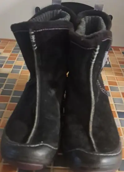 Bottes hydrofuges basses Privo pointure 8.5 (H1Y 3E9), View more
