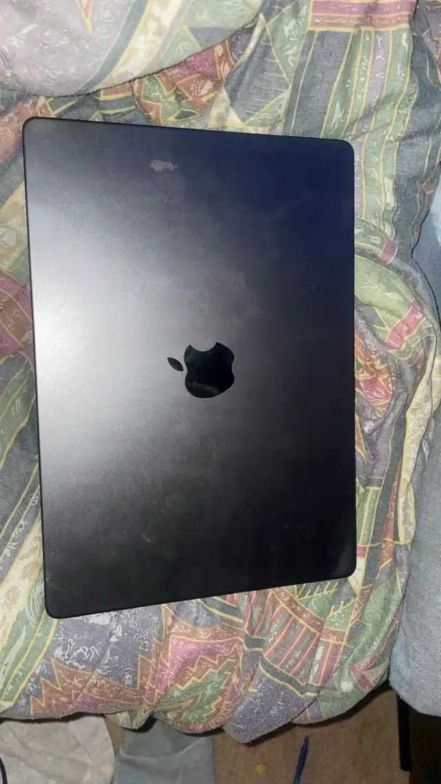 MacBook Pro M4 24gb ram (battery issues) in Laptops in St. Albert - Image 3