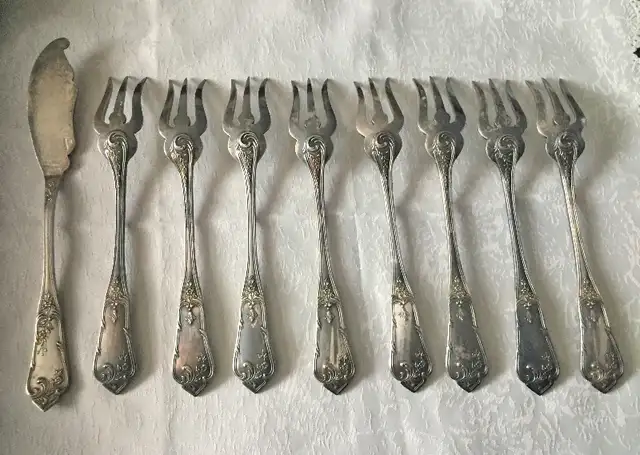 Antique Boulenger fourchette à poisson et 1 couteau, 9 Pcs in Arts & Collectibles in City of Montréal - Image 7