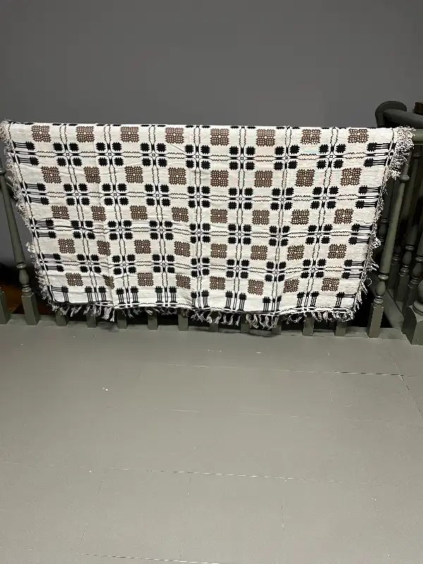 Brand new Throw Blanket in Bedding in Leamington - Image 2