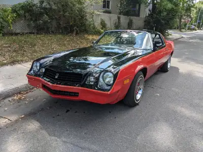 Superbe Chevrolet Camaro Rally Sport 1979 à vendre. Véhicule d'époque très propre et extrêmement bie...