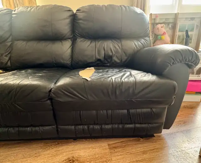 FREE Leather Couch in Couches & Futons in Dartmouth - Image 8