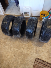 4 pneus d'hiver clouté 185/55/15